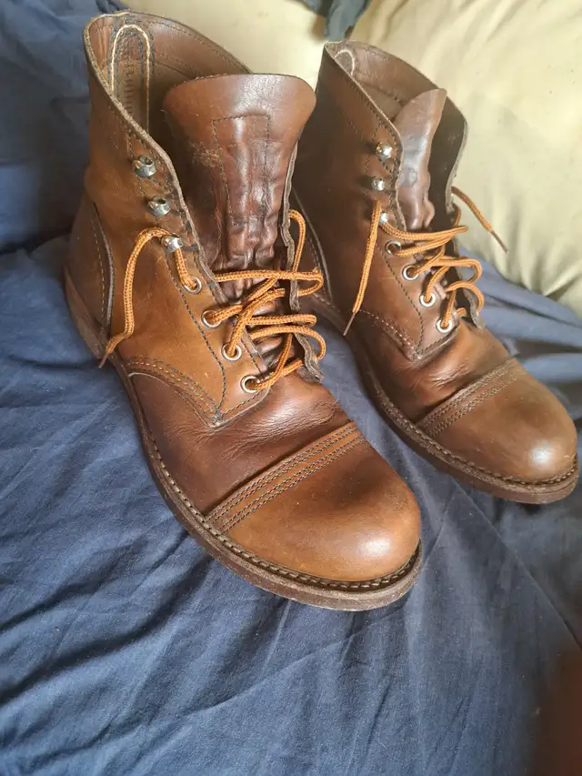 Red Wing Boots 8111 Iron Ranger Made in USA Size 9 US in Men's Shoes in City of Toronto - Image 3