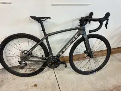 2022 Trek Emonda Carbon road bike - small, View more