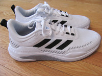 New Adidas Trainer V size 12