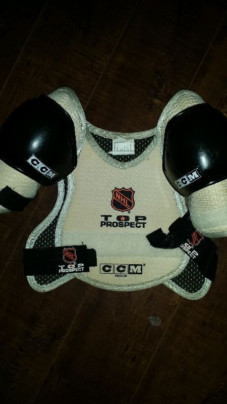 Child's CCM Hockey chest protector size M in Hockey in Kingston