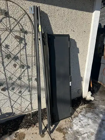 Tri fold box cover off of a 2023 GMC 3500. No longer have truck. Standard bed, will not fit long box...