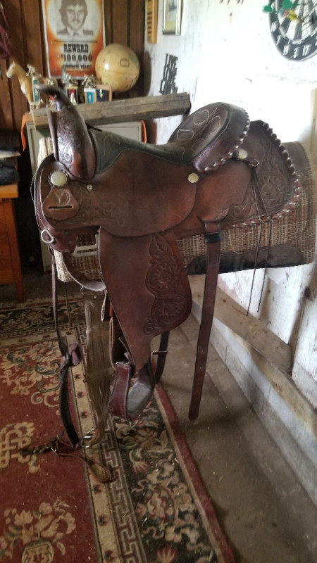 16" Circle Y Pleasure Saddle in Equestrian & Livestock Accessories in Saskatoon - Image 2