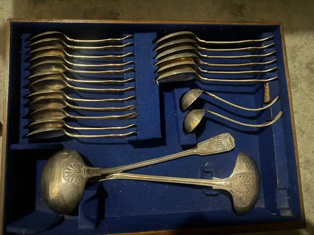 T & Co EPNS Cutlery Set in Kitchen & Dining Wares in City of Toronto - Image 5