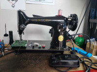 Vintage Singer 201 Sewing Machine 