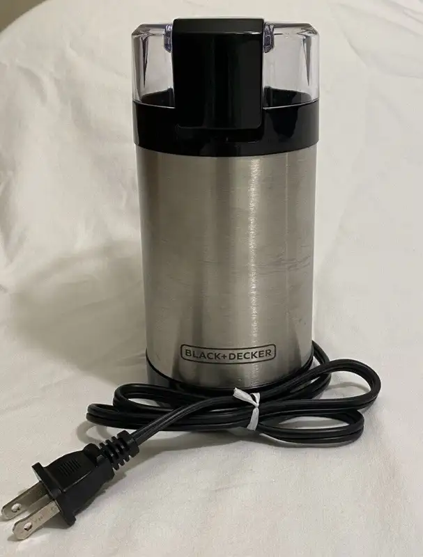 BLACK+DECKER Coffee Grinder One Touch Push-Button Control in Processors, Blenders & Juicers in Ottawa - Image 2