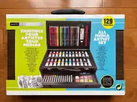 NEW 129 pieces all medium artist set with wooden case by art 101