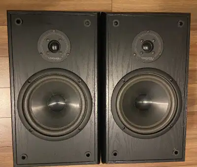 FOR SALE 2- INFINITY SS-2003 SPEAKERS AND AXIOM AX-2 SPEAKERS WITH FRONT COVERS .