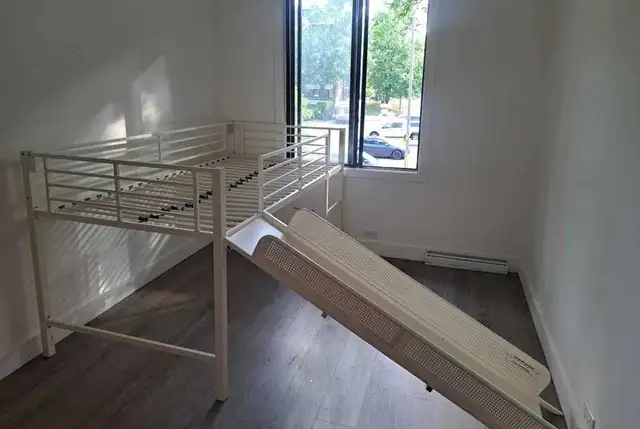 KIDS/TODDLERS/PLAYROOM/Giantex Twin Loft Bed with Slide, Metal L in Beds & Mattresses in City of Montréal - Image 11