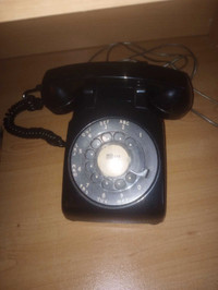 1982 rotary dial phone