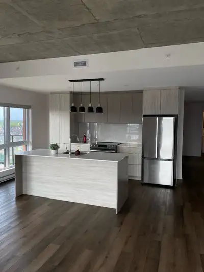 Modern 4 1/2 - 2 Beds 2 Baths