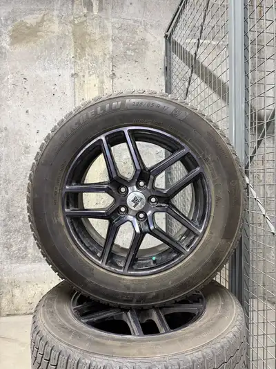 Set of 4 Premium Michelin Winter Tires & Alloy Wheels – 225/65R17 – 5x114.3 Selling a set of 4 Miche...