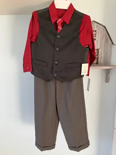 Boys 4T suit-BNWT, View more