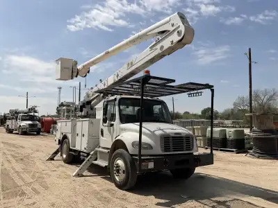 2018 FREIGHTLINER M2 106 - ALTEC AN55E BUCKET TRUCK _______________________________ Truck Comes With...