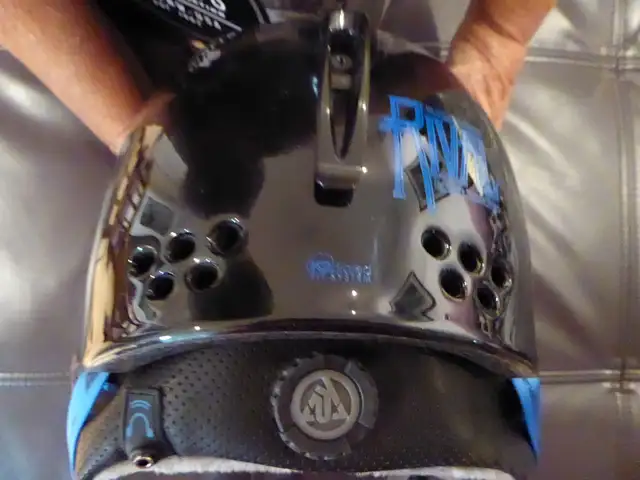 casque sport pour jeune S= petit in Clothing, Shoes & Accessories in Laval / North Shore - Image 4