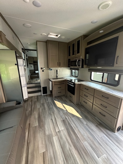 2023 Grand Design Reflection 150 Series 260RD model Half-ton towable $65,000 Pre-owned excellent con...