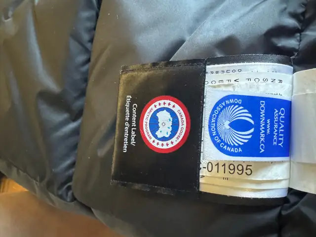 Canada goose parka in Men's in City of Toronto - Image 6