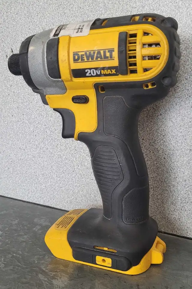 Dewalt DCF885 Impact Driver (27551378) in Power Tools in Calgary - Image 2