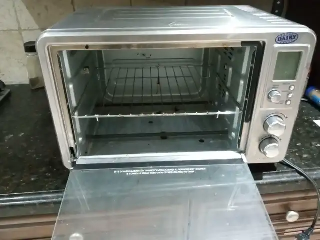 Dairy Master Toaster Oven in Toasters & Toaster Ovens in Markham / York Region - Image 3