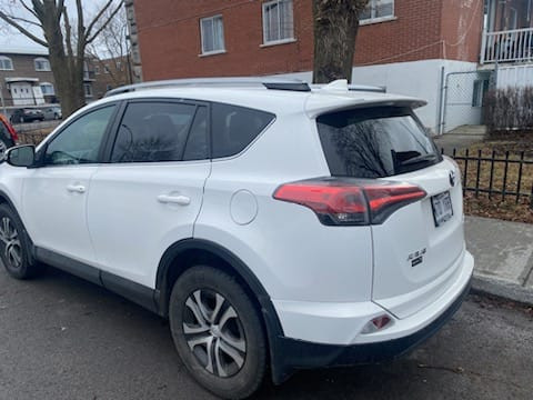 Toyota rav4 2019 dans Autos et camions  à Laval/Rive Nord - Image 4