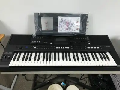 NOUVEAU MODÈLE:  PSR-E583, View more
