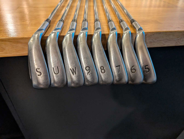 Ping G irons. 5 thru SW, Left in Golf in Hamilton - Image 2