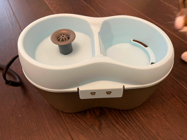 USB Pet Water Fountain in Accessories in City of Toronto