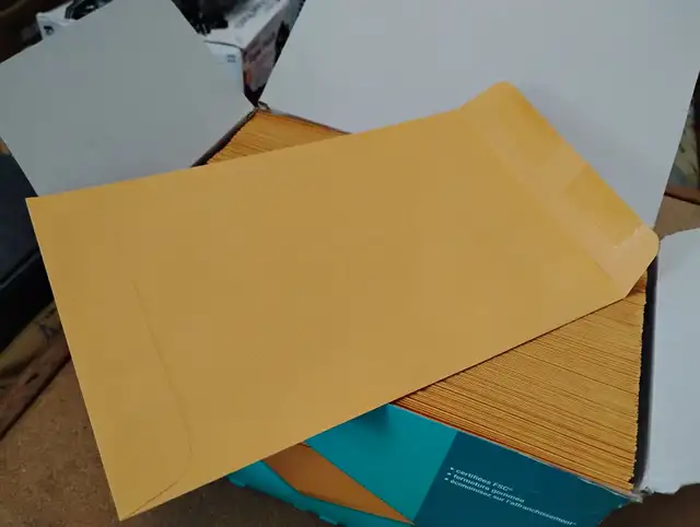 x250 Envelopes 5-7/8" x 9-5/8" Kraft 24lb Catalogue Envelopes in Other in City of Montréal - Image 3