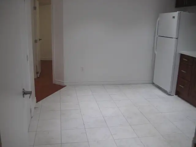 Two bad room basement apt for rent in Long Term Rentals in City of Toronto - Image 4