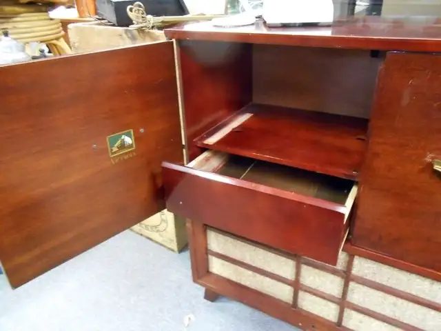 Meuble  de Rangement Audio - Buffet Vintage in TV Tables & Entertainment Units in Sherbrooke - Image 4