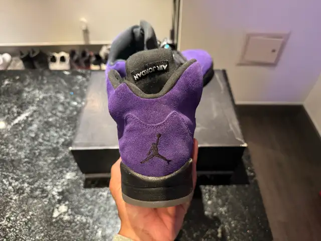 Jordan 5 Size 10.5M in Men's Shoes in Mississauga / Peel Region - Image 6