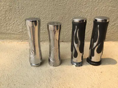 harley hand grip for softail and touring 1999 to 2015 a vendre separement la paire