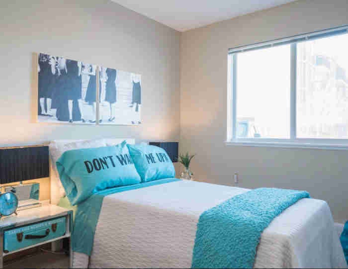 Room for rent in a two bedroom apartment Room Rentals & Roommates