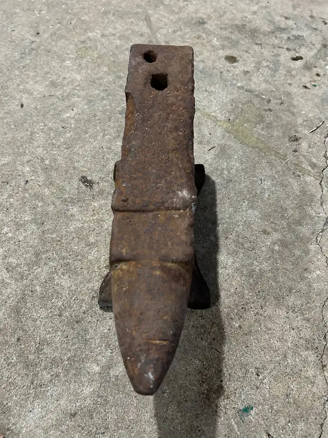 Vintage anvil64645239408642121