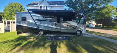 Double Slide Newmar Bay Star Class A Gas Coach w/Rear Queen Bed Slide w/Nightstands, Shirt Wardrobes...