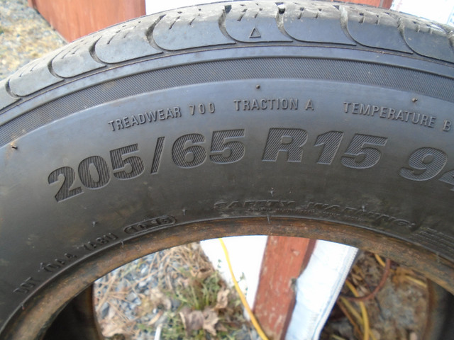 One Kumho 205/65/16'' Tire.. Very Good Condition in Tires & Rims in Bridgewater - Image 3