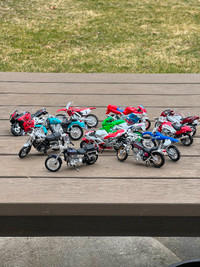 12 different motorcycles, fairly collectible. Please see picture