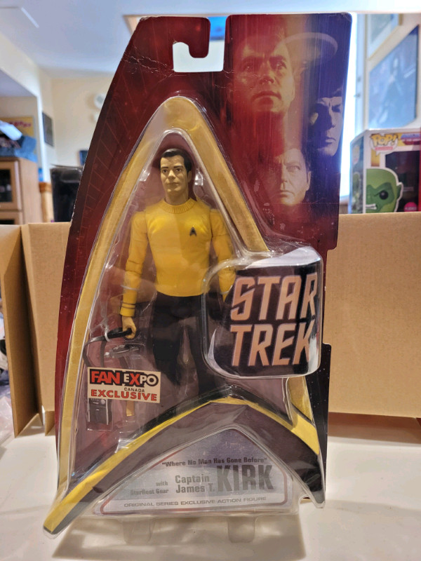 Star Trek Captain Kirk in Arts & Collectibles in St. Catharines