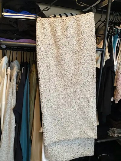 Very warm Aspen scarf perfect for the winter! Used like new! Price 15$