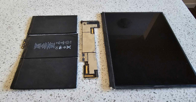 iPad 2 Parts in Cell Phone Accessories in Edmonton - Image 2