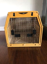 Dog kennel/ travel carrier