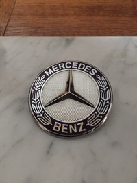 Mercedes hood / wheel badge