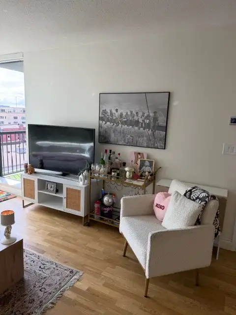 Beautiful Furnished 1BR/Rooftop Views/Walk to waterfront Sky Tr in Long Term Rentals in Vancouver - Image 4