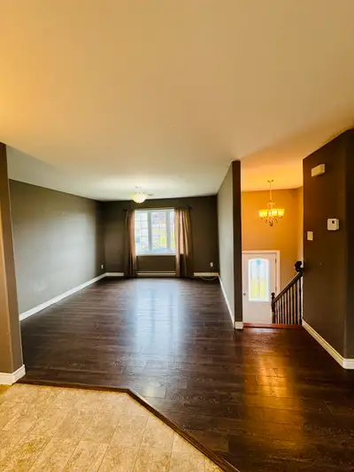 3 Bed 3 Bath Spacious house