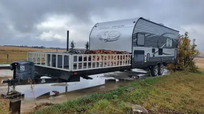 Selling our 2016 wolf pack. We bought it new in 2019. 40 ft over all length. It is in decent shape f...