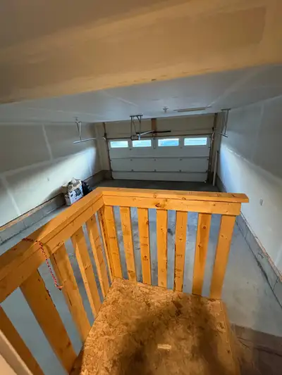 3 bedroom 2.5 bath house with Double garage