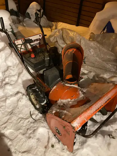 Souffleuse Columbia 10/28, View more