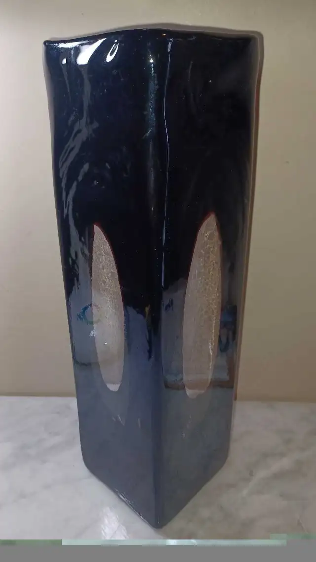 Large Tall 14"x4"Sq Vtg Handblown Art Glass Black Vase Decor in Home Décor & Accents in Calgary - Image 4