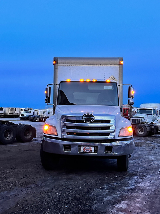 Hino 268 2013 box truck 24’’ in Heavy Trucks in Calgary