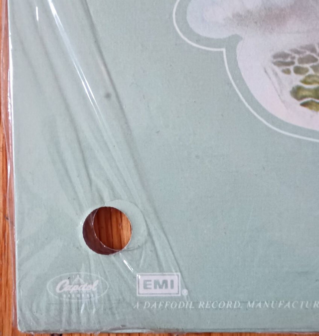 Klaatu - Endangered Species LP - STILL SEALED! 1980 in CDs, DVDs & Blu-ray in Kitchener / Waterloo - Image 3