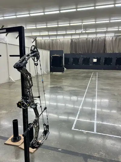 Mathews Atlas Full Setup Mathews Atlas compound bow in excellent, well-maintained condition. Fully s...
